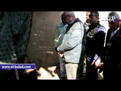 صدى البلد | محافظ أسوان يوجه بتقديم أوجه الرعاية لسيدة مسنة وأسرتها