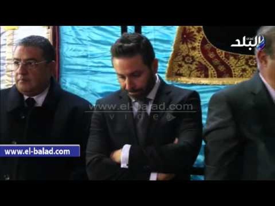 صدى البلد |  أعضاء مجلس الزمالك يقفون إلى جانب حازم إمام لتلقي العزاء في وفاة «الثعلب»