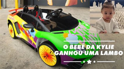 Stormi Webster ganhou uma Lamborghini personalizada que brilha no escuro