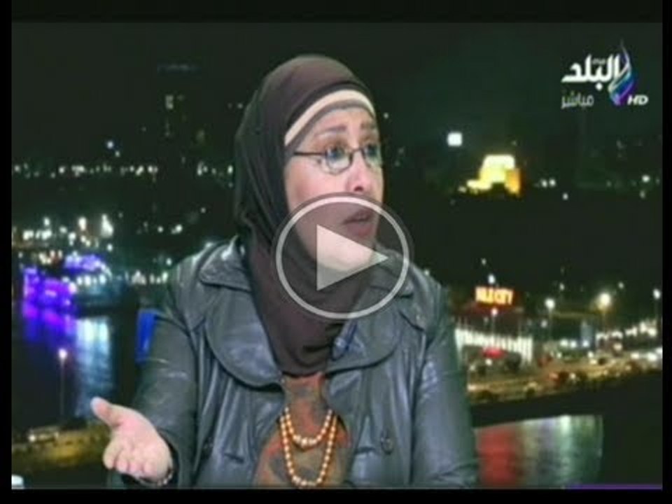 فتاة تصرخ وتستنجد بالمارة بعد قيام اربع شباب باختطافها داخل سيارة ... ولا مجيب