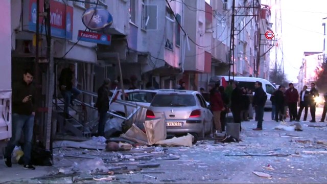 Esenyurt’ta doğalgaz patlaması... Sokak savaş alanına döndü