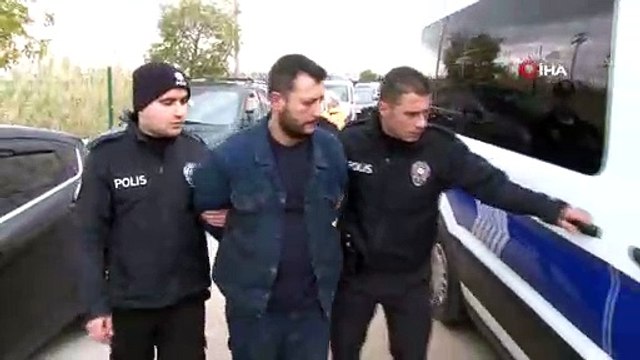 Kıskançlık krizine girip karısını ve kızını bıçakladı