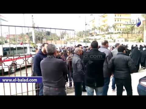 صدى البلد | أحمد موسى يصل مسجد السيدة نفيسة لأداء صلاة الجنازة على الراحل عصام التونى