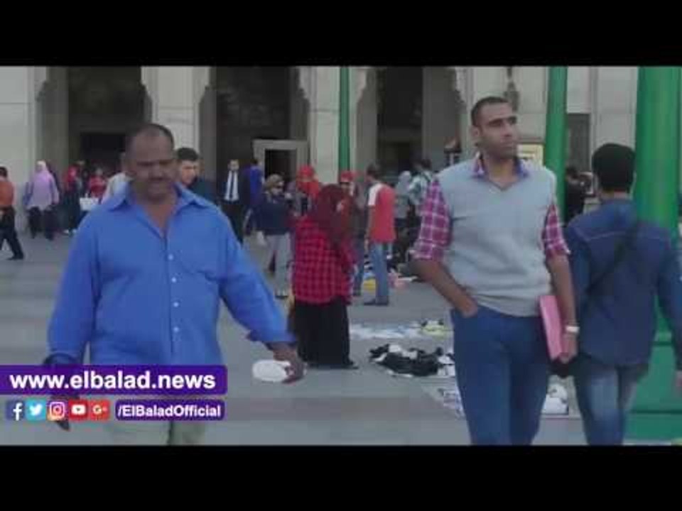 صدى البلد |الباعة الجائلون يحتلون محيط مجمع التحرير