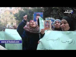 صدى البلد | أهالى المهاجرين غير الشرعيين يتظاهرون أمام "الوزراء" للمطالبة بعودة أبنائهم