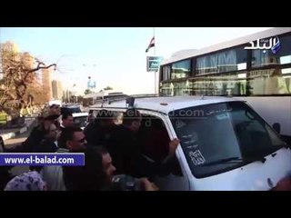 صدى البلد |  اشتباكات بالأيدي بين سيدة مؤيدة لـ"مبارك" وأحد المواطنين