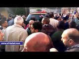 صدى البلد | المئات يشيعون محمود بكر إلى مثواه الأخير بالإسكندرية