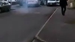 Une voiture de police percute une voiture à Mantes-la-Jolie.
