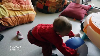 Burn-out parental : "Envoyé spécial" a partagé le quotidien de parents débordés