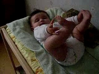 Jeanne s'attrape les pieds