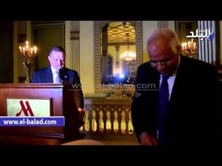 صدى البلد |محافظ القاهرة يهدي سفير جورجيا مجسما لمسجد محمد علي..ودزولياشفيلي: سأحتفظ بهديتك في قلبي