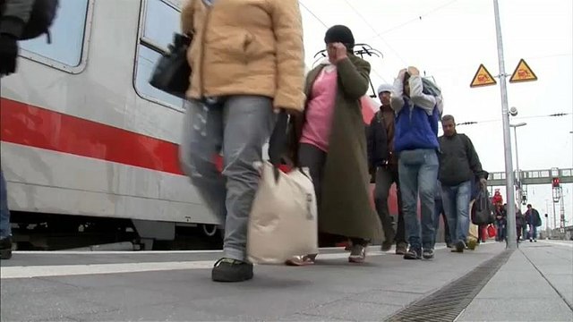 Asylum-seekers who may be war-criminals have not been investigated, claims German newspaper