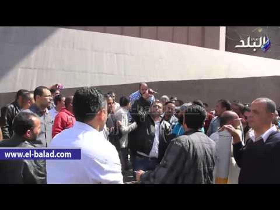 صدى البلد | " الشعب يريد إسقاط أوبر وكريم" .. هتافات سائقى التاكسي أمام مجلس الدولة