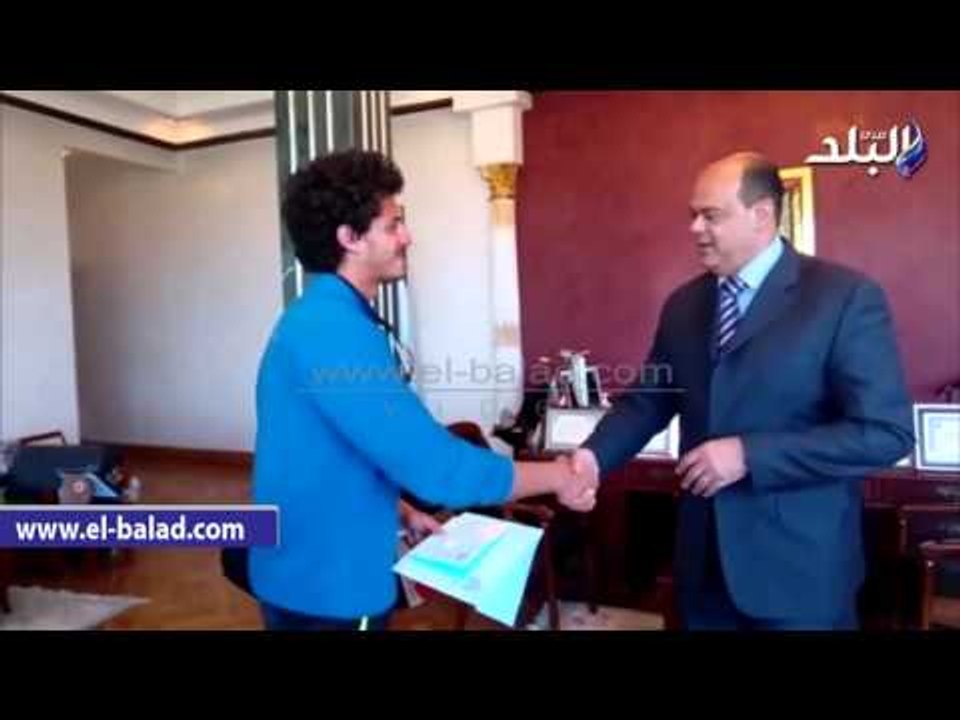 صدى البلد |مطروح تكرم "مغامر مصرى" جاب المحافظات بدراجته تنشيطا للسياحة