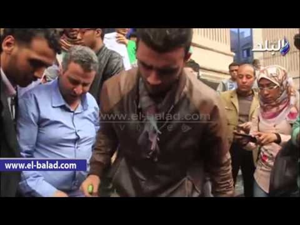 صدى البلد | حرق علم "إسرائيل" علي سلالم "الصحفيين"