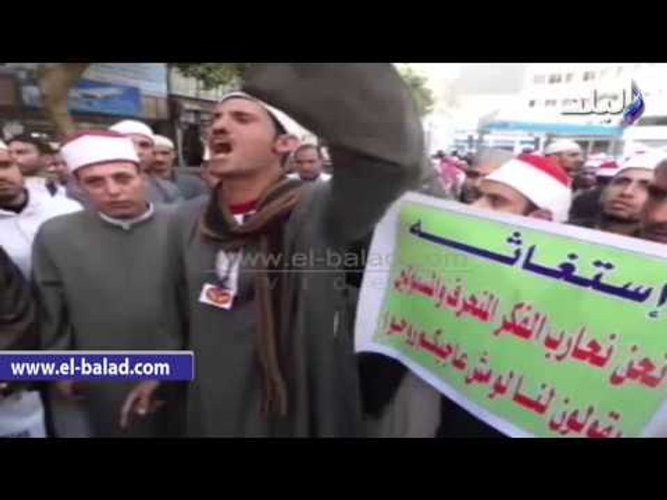 صدى البلد | خطباء المكافأة يتظاهرون أمام "الوزراء" للمطالبة بالتعيين