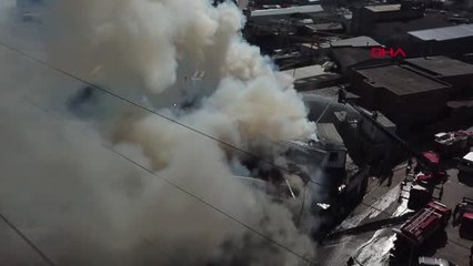 İstanbul- Ataşehir'de Mobilya İmalathanesinin Çatısında Yangın