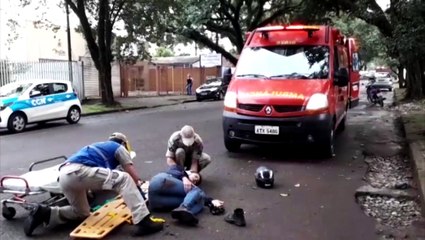 Colisão entre veículos deixa mulher ferida no Centro