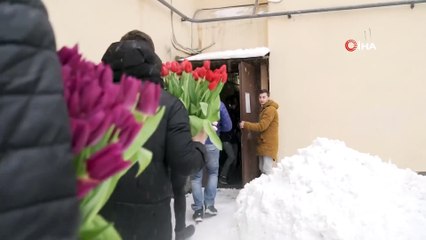 - Kadınlar Günü'nü kutlamak istedikleri feministlerden biber gazı yediler