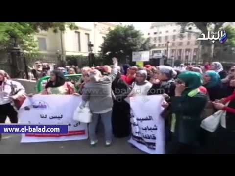 صدى البلد | حملة الماجستير والدكتوراة ينقلون تظاهراتهم لمجلس النواب