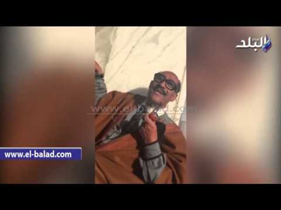 صدى البلد | مبارك يلوح لأنصاره من شرفة "المعادي العسكري" في ذكرى تحرير طابا