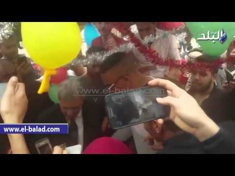 صدى البلد | نصار يلبي دعوة طالب لحضور حفل عيد ميلاده بالجامعة