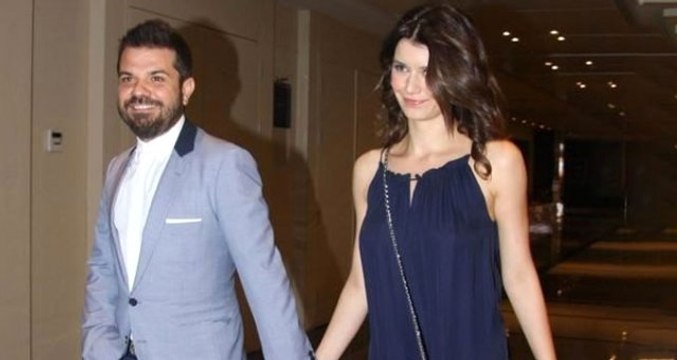 Kenan Doğulu ile Boşanacağı İddia Edilen Beren Saat, Yaptığı Açıklamayla Kafaları Karıştırdı