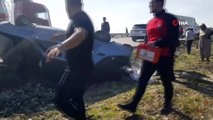 Yoldan çıkan araç zeytinliğe uçtu