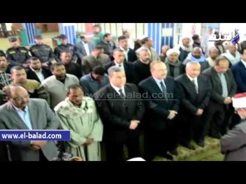 صدى البلد | محافظ بني سويف يتقدم مشيعيي شهيد الواجب في الفشن