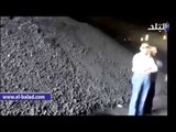 صدى البلد |  وزير البيئة يتفقد مخازن الفحم بميناء الأدبية بالسويس