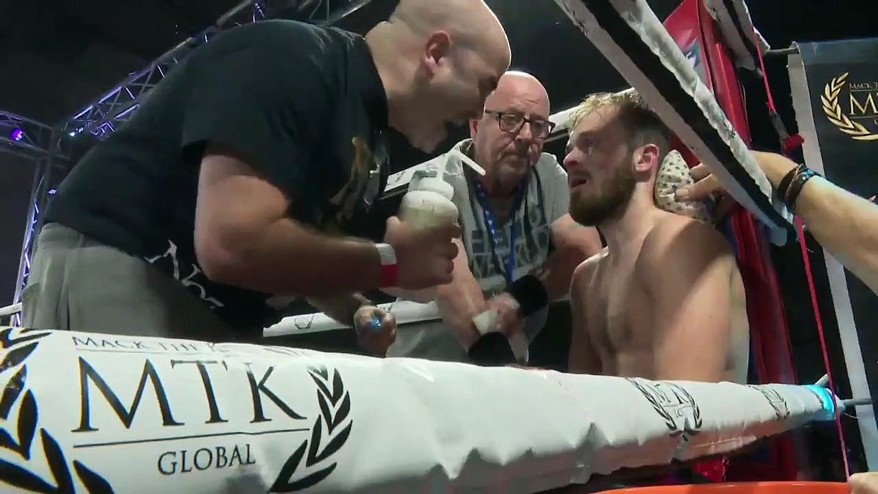 Jay Harris vs Brett Fidoe (01-03-2019) Full Fight 720 x 1280