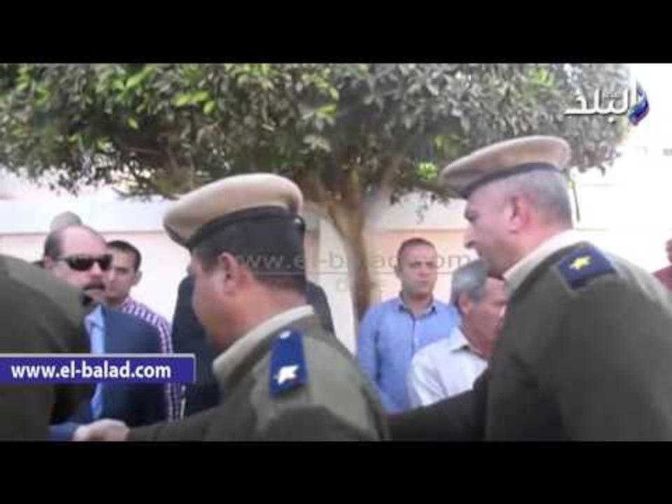 صدى البلد |محافظ الفيوم يتلقى واجب العزاء فى شهيد الارهاب بالعريش