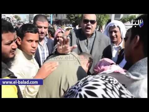 صدى البلد | محافظ مطروح يبحث طلبات المواطنين بالشارع