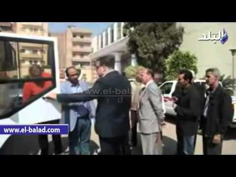 صدى البلد | محافظ الفيوم يتفقد أتوبيسات جديدة للرحلات السياحية المدعمة