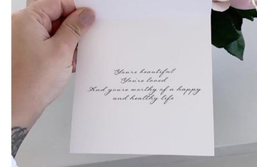 Demi Lovato schickt sich selbst Blumen