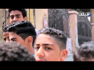 صدى البلد | صورنا الطلاب وهما «بيكتوا من المدرسة».. يا ترى ايه كان رد فعلهم ؟