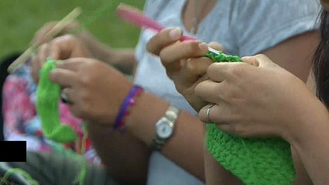 قلاب‌بافی در آرژانتین برای بیان اعتراض به خشونت علیه زنان