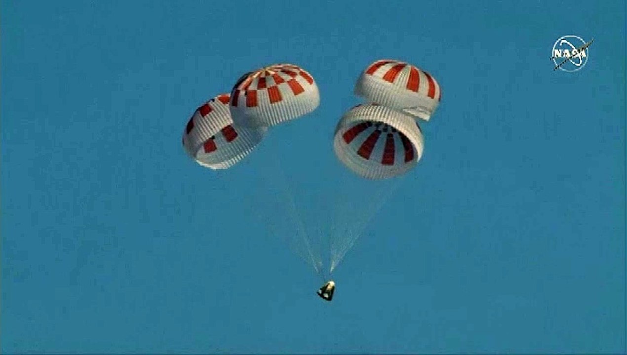 La capsule Dragon de SpaceX a amerri dans l'océan Atlantique, signant le succès de la mission spatiale