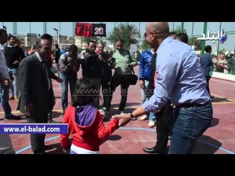 صدى البلد | وائل جمعة يلعب مع الطلاب في افتتاح ملعب صيدلة عين شمس الجديد