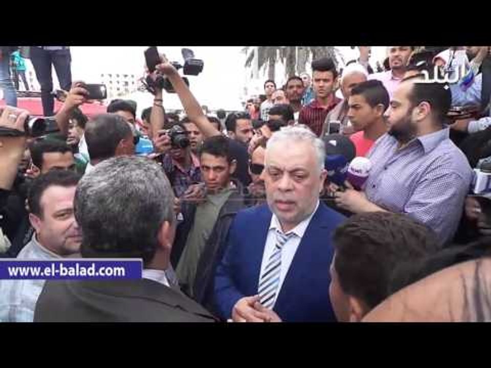 صدى البلد | أشرف زكى و فاروق الفيشاوى فى جنازة سيد زيان