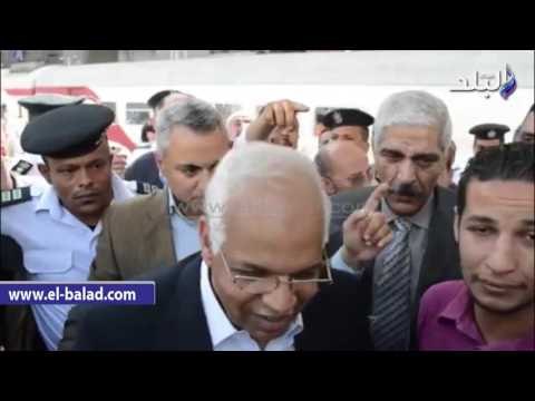 صدى البلد | وزير النقل يستمع لشكاوى المواطنين في محطة مترو البحوث