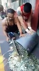 مفاجأة غير متوقعة .. متسول يموت ويترك كنز لا يصدق