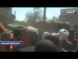 صدى البلد | «بني سويف» تشيع جثامين 10 عمال تراحيل من ضحايا حادث طريق «سفاجا ـ سوهاج»