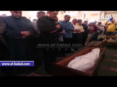 صدى البلد | العشرات يصلون الجنازة على جثمان أمين بسيوني