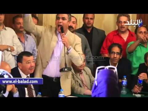 صدى البلد | .أنصار البدوى يتجمعون امام مقر الحزب بالتزامن مع مؤتمر الهيئة العليا لـ الوفد