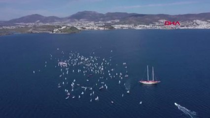 Muğla Yelkenci Çocuklar Yarışlar İptal Edilince Denizde Yüzerek Eğlendi