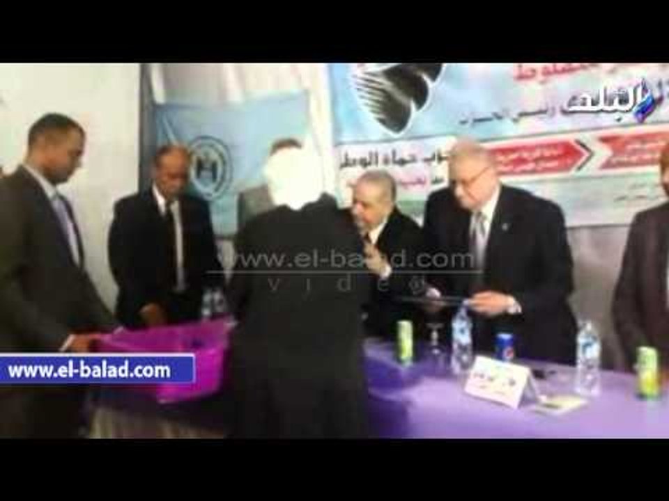 صدى البلد |  "حماة الوطن" يكرم أسر شهداء الشرطة والجيش بمنفلوط