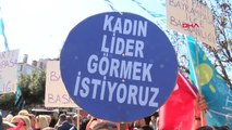İstanbul Meral Akşener Fatih'te Kadın Yürüyüşüne Katıldı