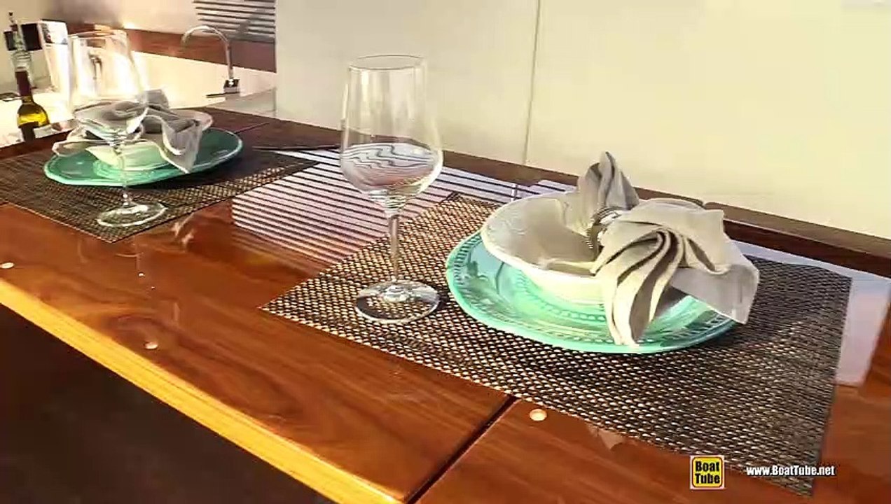 2019 Cruisers Yachts 46 Cantius Motor Yacht - Walkthrough - 2019 Miami Yacht Show