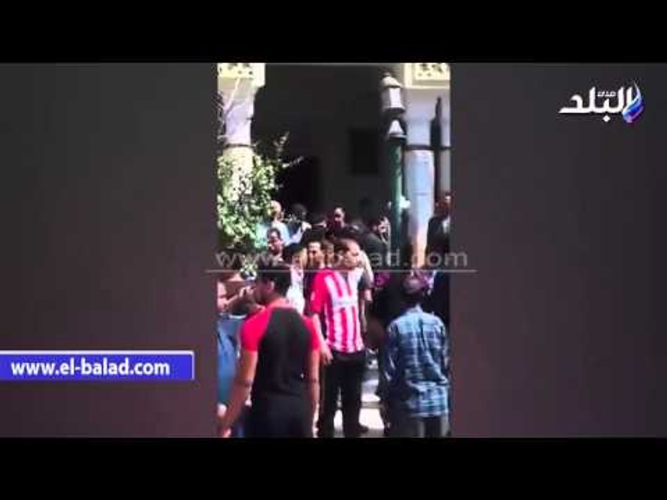صدى البلد | لحظات خروج جثمان شهيد "المعصرة"..وشقيقه: اخويا عريس حلوان